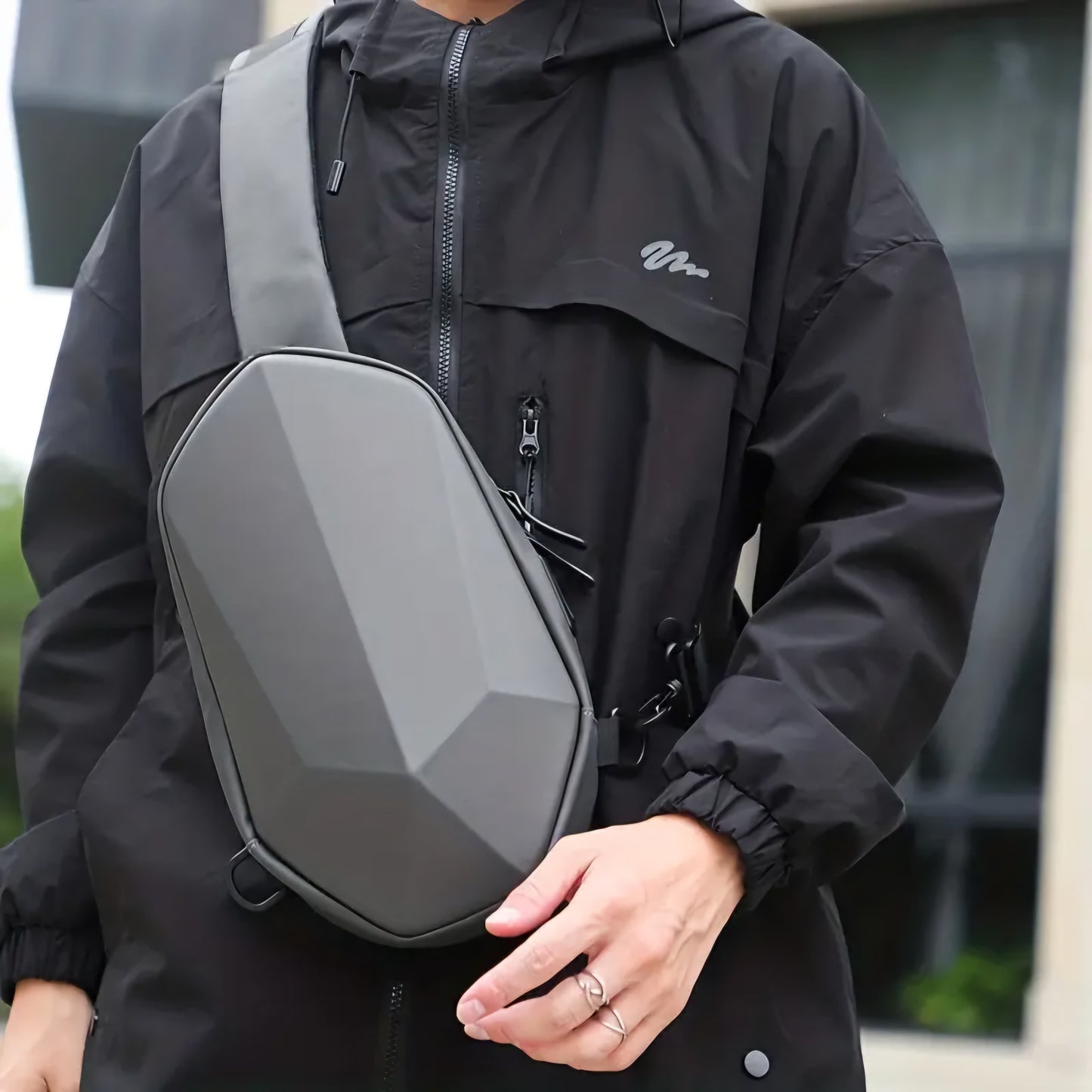 CROSS BODY SHOULDER BAG WITH USB PORT-BLACK
