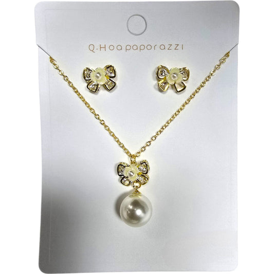 Necklace with Earrings – Assorted Color Butterfly Design